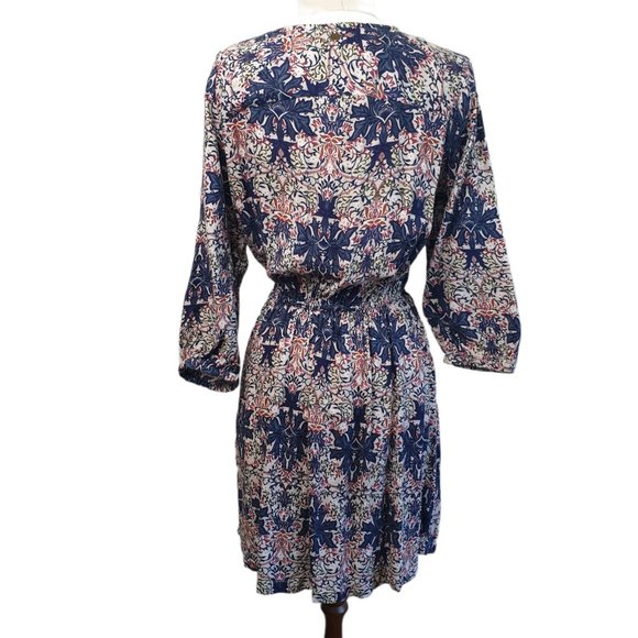 Billabong | Size 12 | 100% Rayon 3/4 Sleeve Wrap Look V-Neck Floral Short Dress - Picture 7 of 9